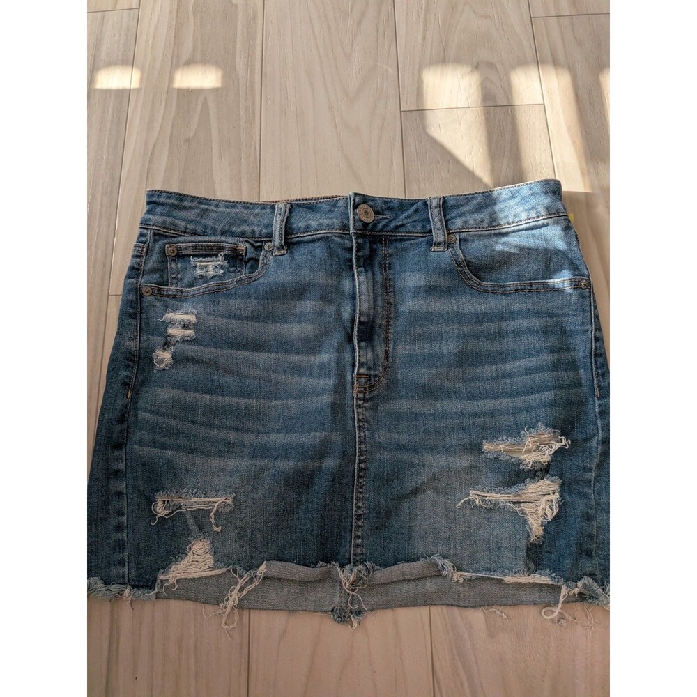 American Eagle Distressed Denim Hi-Rise Mini Skirt Sz 14 Super Stretch Raw Hem